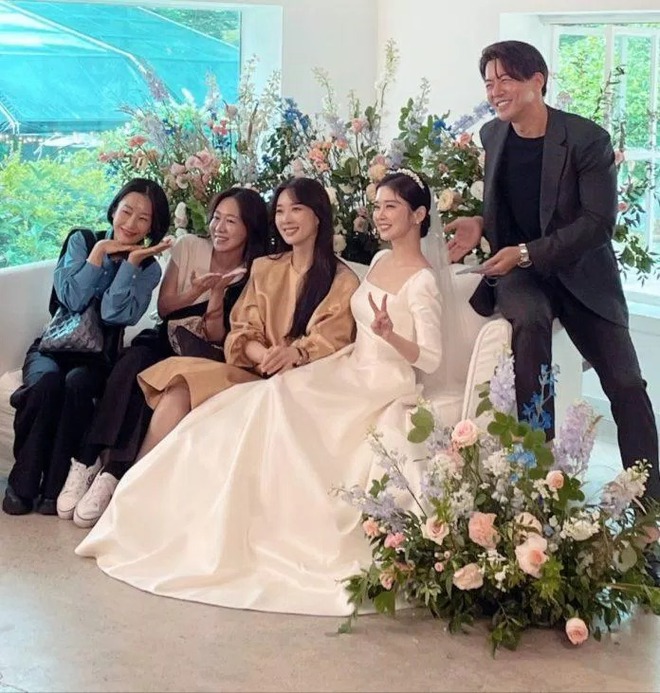  2022 - Năm Kbiz toàn tin hỷ của sao hạng A: Đám cưới BinJin và Park Shin Hye như lễ trao giải, Gong Hyo Jin - Jiyeon quá độc lạ - Ảnh 23.