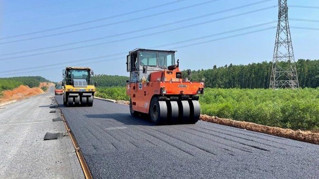 Thứ trưởng Bộ Giao thông: 4 dự án cao tốc Bắc - Nam không có đường lùi - Ảnh 1.