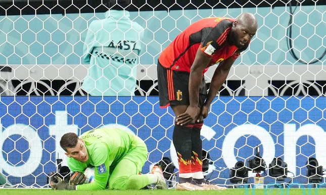 Lukaku hủy kỳ nghỉ để chữa bệnh chân gỗ - Ảnh 1.