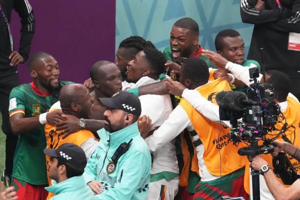 Cameroon làm nên kỳ tích cho bóng đá châu Phi ở World Cup - Ảnh 1.