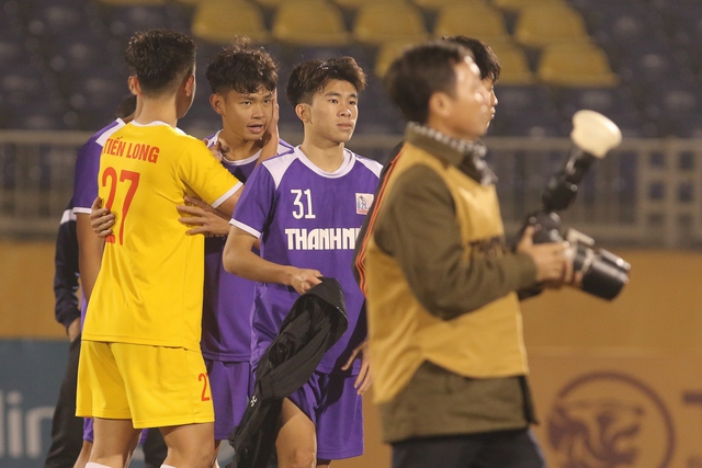 U21 Hà Nội vô địch U21 Quốc gia: Cảm xúc trái ngược giữa U21 Bình Dương và nhà vô địch - Ảnh 5.