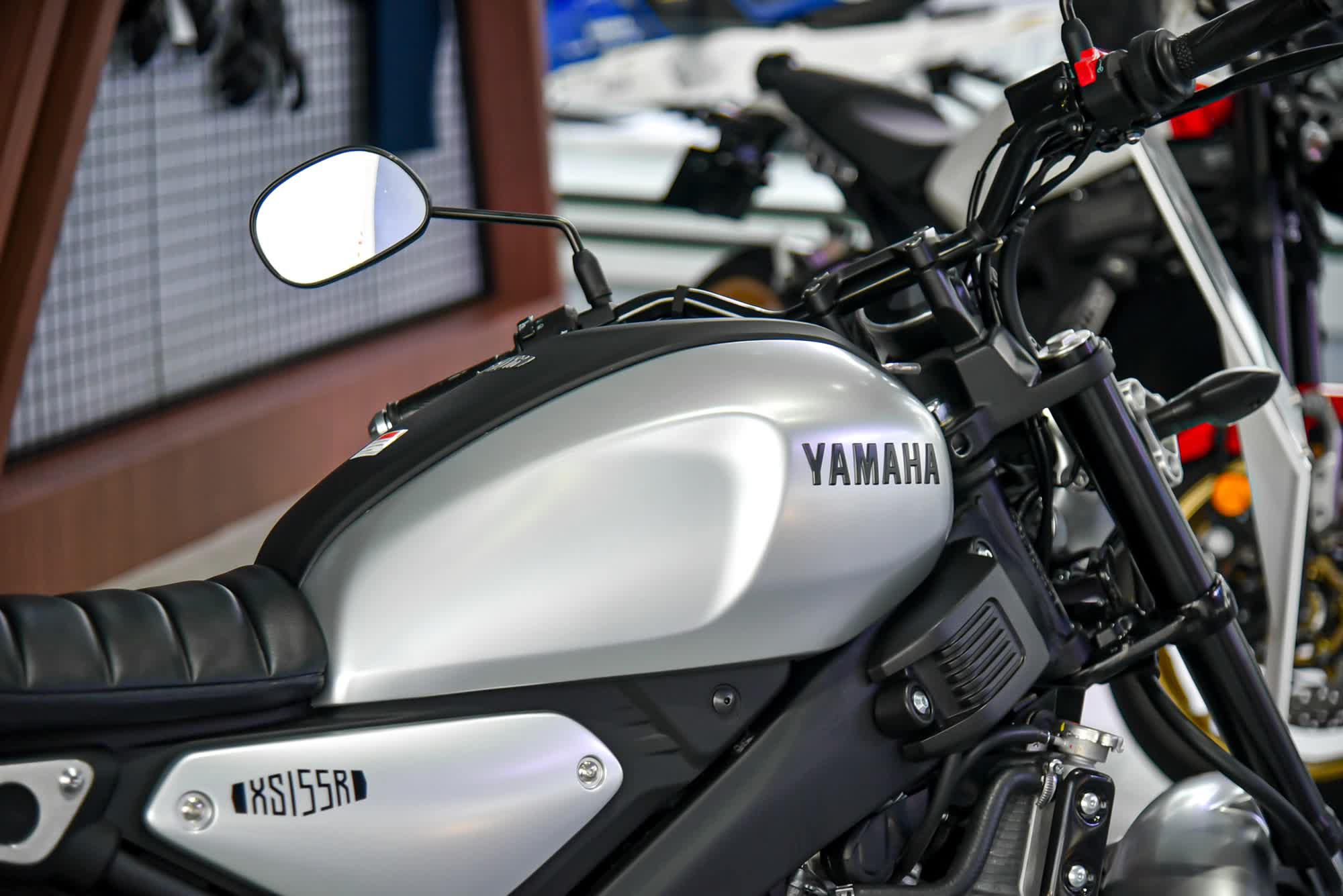 Yamaha XS155R chính hãng chốt giá 77 triệu đồng, thách thức Honda CB150R - Ảnh 13.