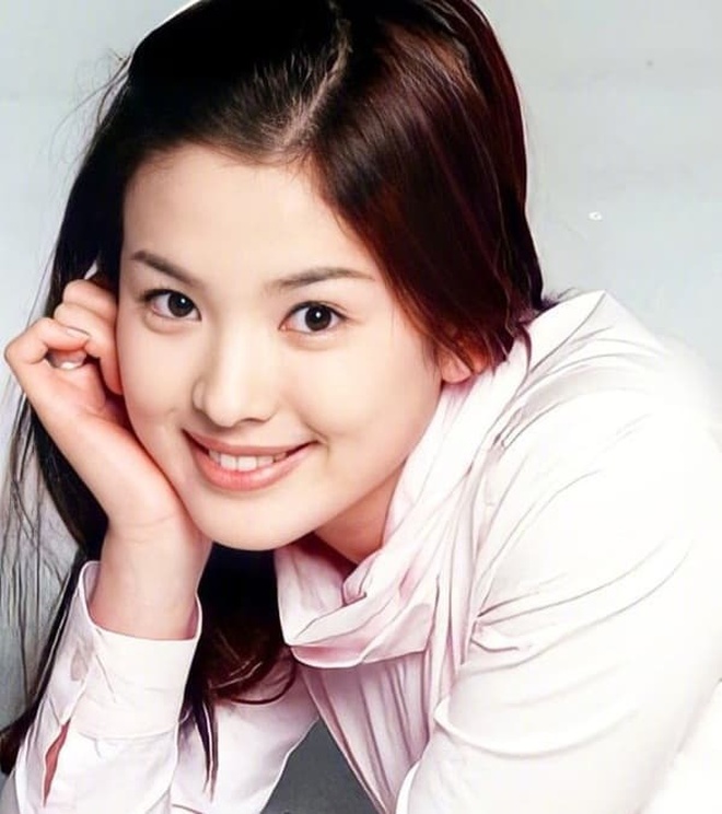  Song Hye Kyo gặp huyền thoại bóng đá Pele ở World Cup 2002 - Ảnh 6.