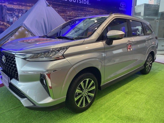 Xe đa dụng MPV đua nhau giảm giá những ngày cuối năm - Ảnh 4. Xe đa dụng MPV đua nhau giảm giá những ngày cuối năm - Ảnh 4.