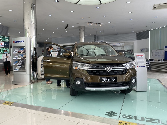 Xe đa dụng MPV đua nhau giảm giá những ngày cuối năm - Ảnh 2. Xe đa dụng MPV đua nhau giảm giá những ngày cuối năm - Ảnh 2.