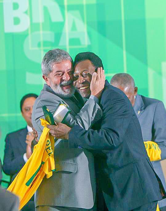 Brazil tổ chức quốc tang 3 ngày, người dân nghẹn ngào tưởng nhớ Pele - Ảnh 7.