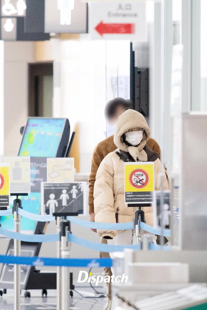 Dispatch bắt gặp Lee Jong Suk và IU hẹn hò Giáng Sinh ở Nhật, đổi truyền thống mở bát năm 2023 - Ảnh 2.