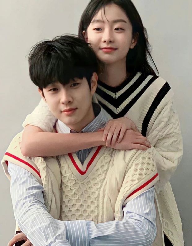 Lee Jong Suk - IU chỉ là vai phụ, đây mới là cặp đôi Dispatch sẽ khui vào ngày 1/1/2023? - Ảnh 2.