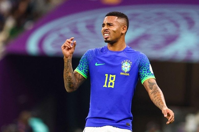 Gabriel Jesus chấn thương tăng nặng, giấc mơ của Arsenal lâm nguy - Ảnh 1.