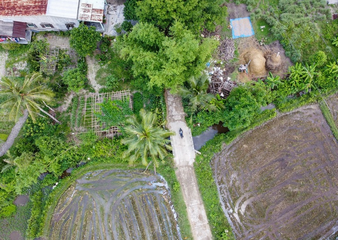 Chuyện về cụ ông 80 tuổi mang hết tiền dưỡng già xây 28 cây cầu cho các vùng quê nghèo khó  - Ảnh 8.