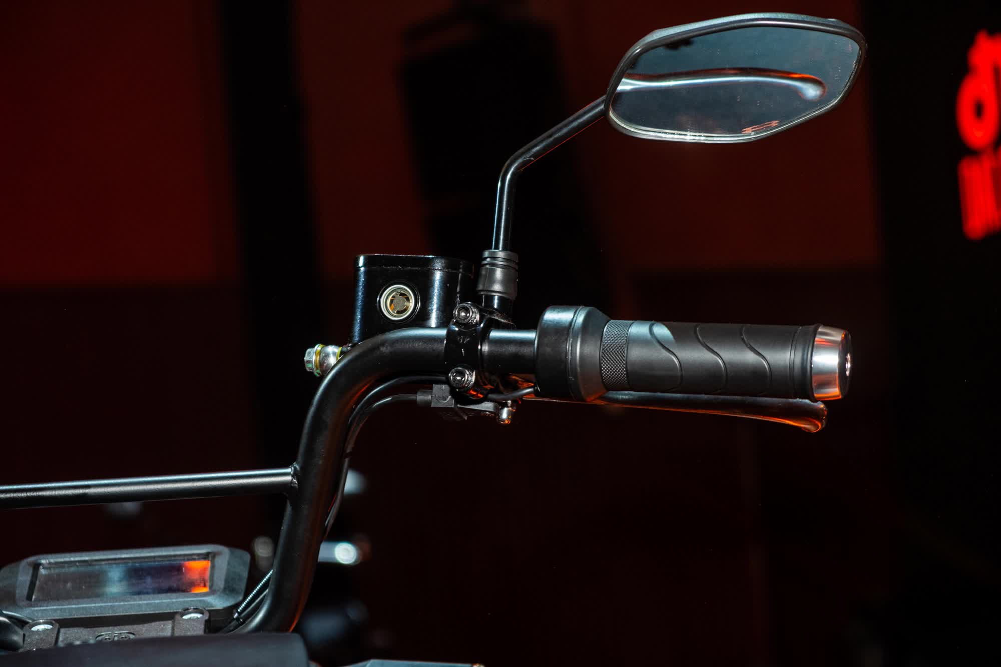 Ra mắt Dat Bike Weaver++: Giá 65,9 triệu đồng, dáng cổ điển, sạc nhanh chưa từng có tại Việt Nam - Ảnh 19. Ra mắt Dat Bike Weaver++: Giá 65,9 triệu đồng, dáng cổ điển, sạc nhanh chưa từng có tại Việt Nam - Ảnh 19.