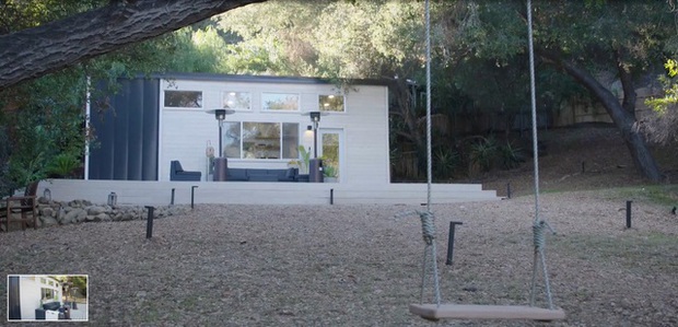 Ngôi nhà nhỏ siêu tiện ích có tầm nhìn đẹp như tranh vẽ trên núi - Ảnh 1.