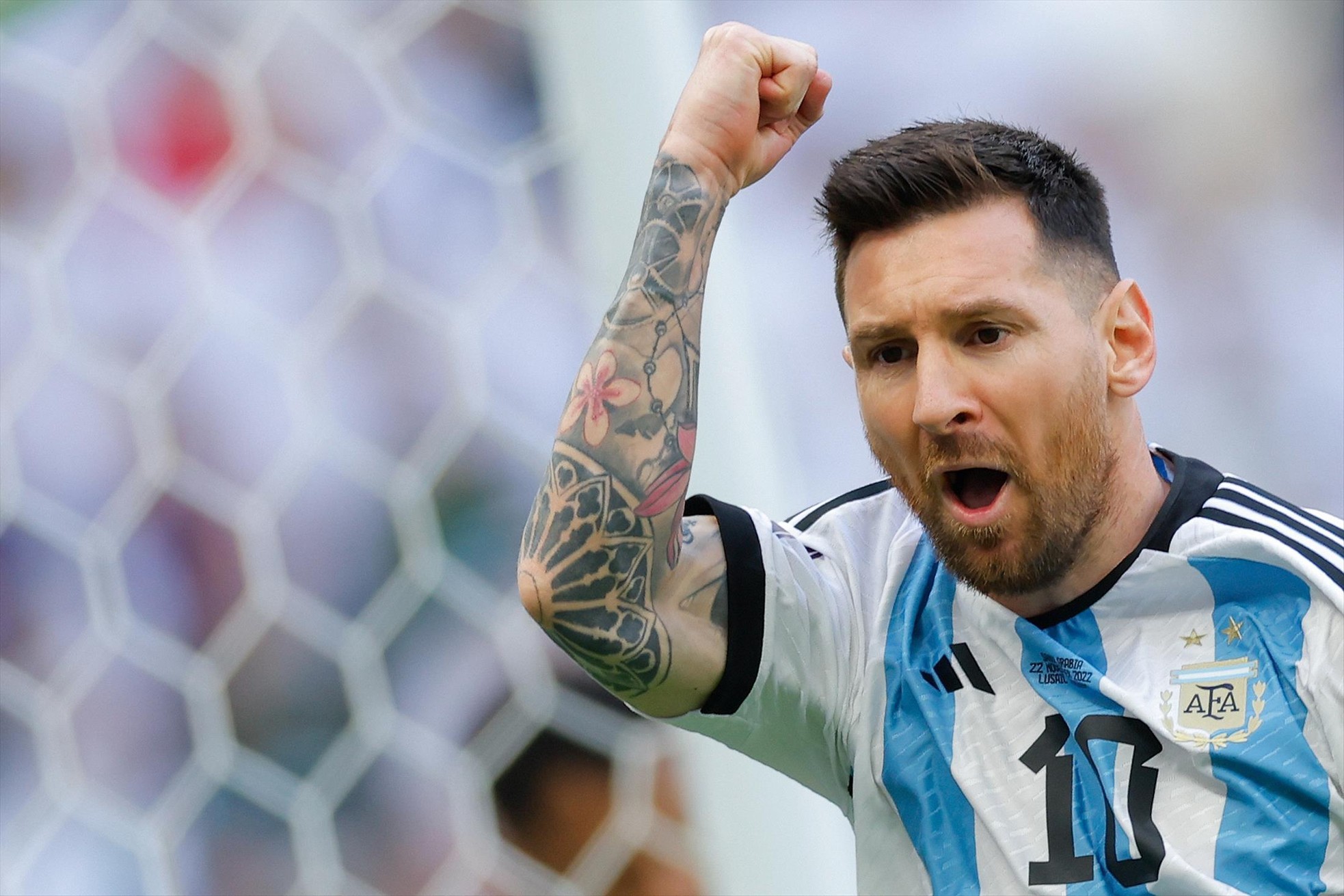 Nữ cầu thủ Argentina gây xôn xao với hình xăm Ronaldo và Maradona nhưng  không có Messi