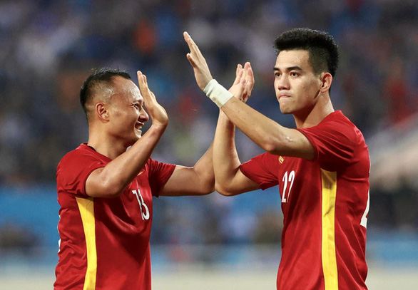 Vé xem đội tuyển Việt Nam đấu Philippines cao nhất 500.000 đồng - Ảnh 1.
