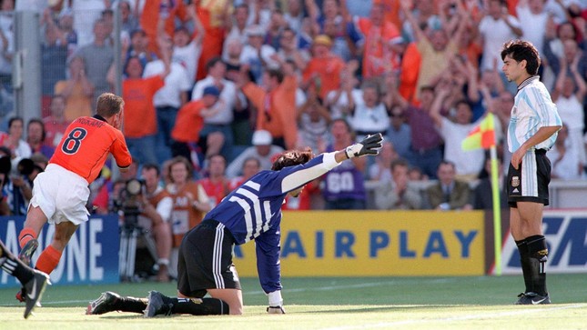 Hà Lan đối đầu Argentina và ký ức không quên về tuyệt tác phi phàm của Dennis Bergkamp - Ảnh 9.