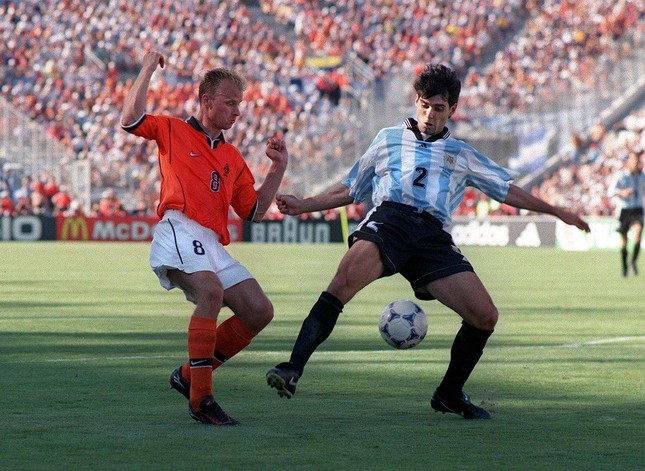 Hà Lan đối đầu Argentina và ký ức không quên về tuyệt tác phi phàm của Dennis Bergkamp - Ảnh 7.