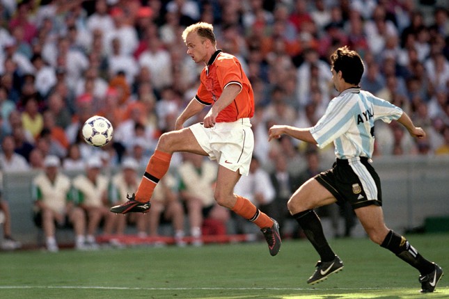 Hà Lan đối đầu Argentina và ký ức không quên về tuyệt tác phi phàm của Dennis Bergkamp - Ảnh 6.