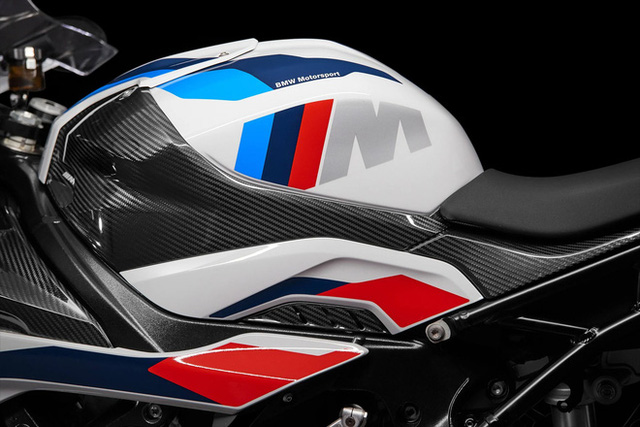 Siêu mô tô BMW M 1000 RR giá 1,6 tỷ đồng về Việt Nam: Lô đầu 6 chiếc đã có chủ  - Ảnh 8.