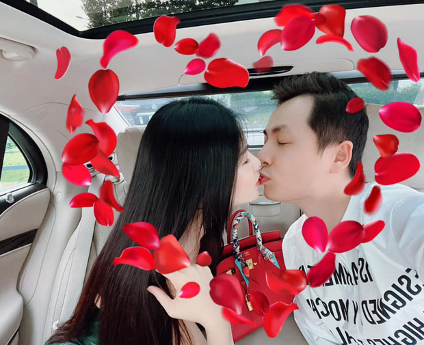 Nam ca sĩ chiều vợ nức tiếng Vbiz: Hết mua xe hơi còn tặng túi hiệu đắt đỏ nhân dịp Valentine - Ảnh 6.