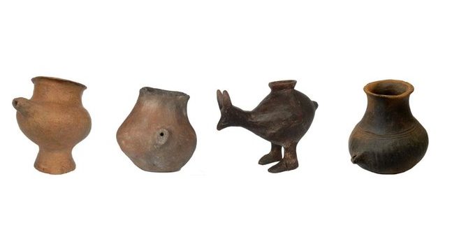 Đoàn khảo cổ tìm thấy chiếc bình gốm La Mã 1500 năm tuổi, nghiên cứu kỹ thì hóa ra nó là một cái bô - Ảnh 1.
