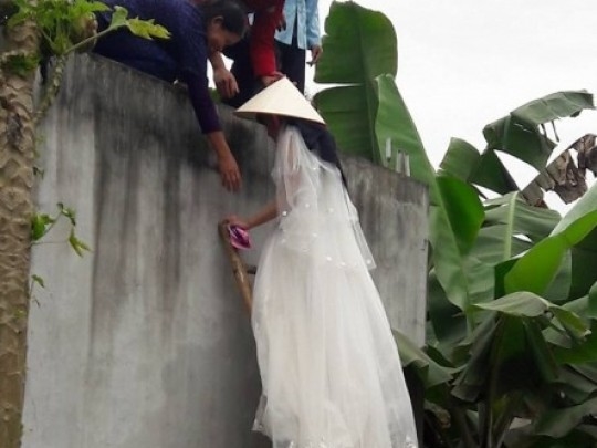 Bị bắt đi cửa sau vì có bầu trước khi cưới, mẹ cô dâu tuyên bố hủy hôn: Về đây tao nuôi - Ảnh 2. Bị bắt đi cửa sau vì có bầu trước khi cưới, mẹ cô dâu tuyên bố hủy hôn: Về đây tao nuôi - Ảnh 2.