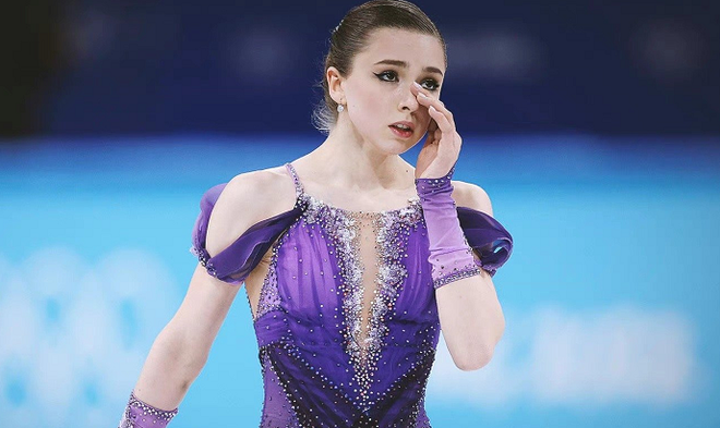 Nữ thần hot nhất Olympic năm nay: “Thiên thần sân băng” 15 tuổi đẹp như búp bê Barbie, suýt bị tước quyền thi đấu vì… quá giỏi - Ảnh 12.