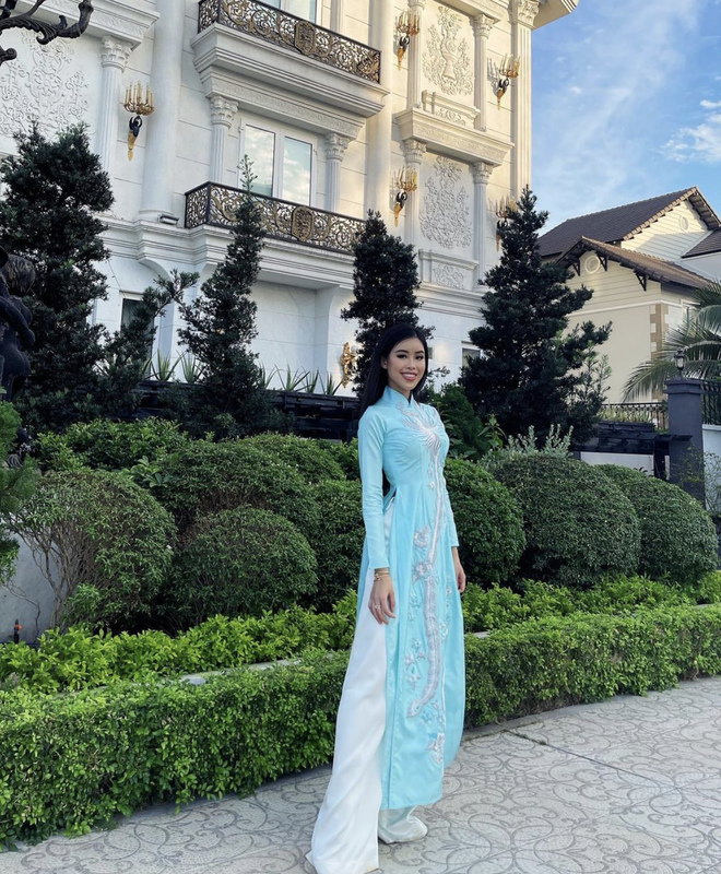  Gia tộc tỷ phú Johnathan Hạnh Nguyễn xả ảnh check-in trước lâu đài Quận 2: To đùng, xa xỉ và làm nên đẳng cấp nhà siêu giàu! - Ảnh 2.