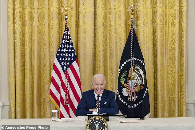  Nhà Trắng cẩn trọng bất thường để đảm bảo Tổng thống Biden không mắc COVID-19  - Ảnh 1.