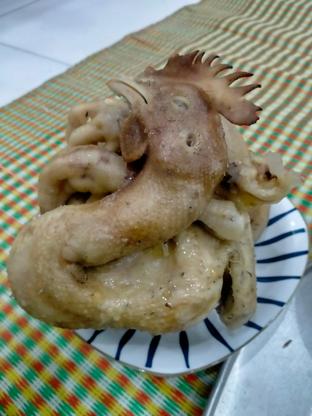 Những siêu phẩm gà luộc gây chấn động giới bếp núc dịp Tết, đầu năm - Ảnh 21. Những siêu phẩm gà luộc gây chấn động giới bếp núc dịp Tết, đầu năm - Ảnh 21.