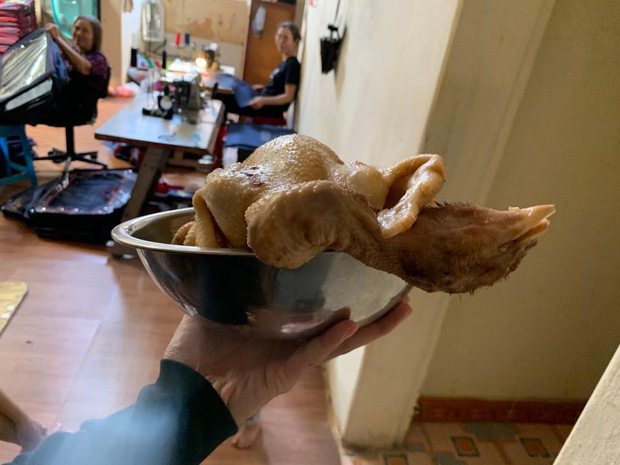 Những siêu phẩm gà luộc gây chấn động giới bếp núc dịp Tết, đầu năm - Ảnh 22. Những siêu phẩm gà luộc gây chấn động giới bếp núc dịp Tết, đầu năm - Ảnh 22.