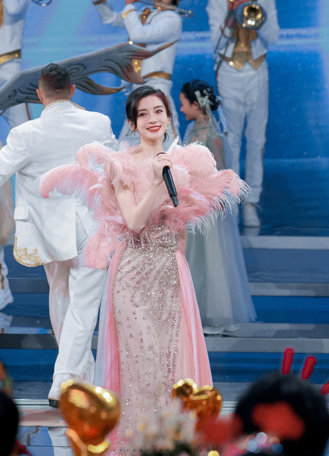  Angela Baby và Huỳnh Hiểu Minh “lật mặt” ngay sau khi ly hôn: Dứt tình gay gắt, mối quan hệ khác xa lời tuyên bố? - Ảnh 4.