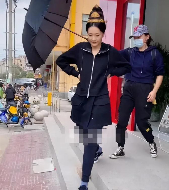 Mỹ nhân tuổi Dần lận đận nhất: Hầu hạ mẹ chồng rửa chân, bị con trai tát trên sóng truyền hình, nhan sắc giờ ra sao mà ai cũng xót xa? - Ảnh 7. Mỹ nhân tuổi Dần lận đận nhất: Hầu hạ mẹ chồng rửa chân, bị con trai tát trên sóng truyền hình, nhan sắc giờ ra sao mà ai cũng xót xa? - Ảnh 7.