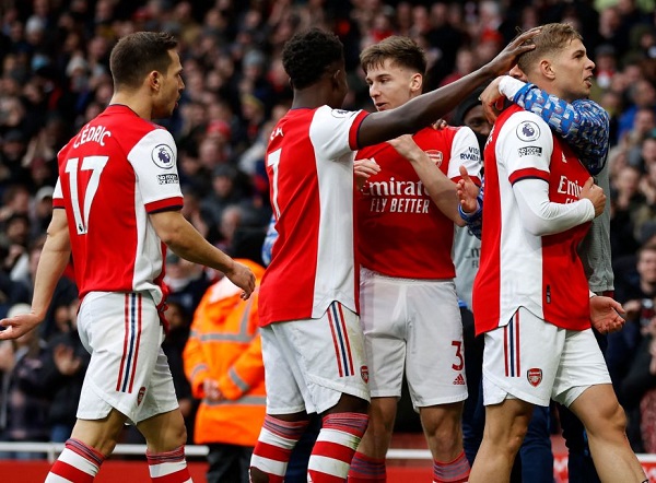 Arsenal 2-1 Brentford: Top 4 không còn xa - Ảnh 1.