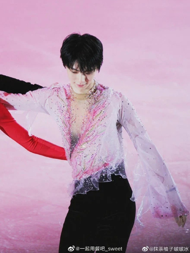 Olympic Bắc Kinh bùng nổ ngày bế mạc: “Hoàng tử trượt băng” phá đảo cả cõi mạng với màn trình diễn đẹp hơn cả giấc mộng - Ảnh 3.