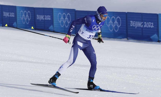 Olympic Bắc Kinh: VĐV bị đông cứng cậu nhỏ khi thi đấu trượt tuyết băng đồng  - Ảnh 1.