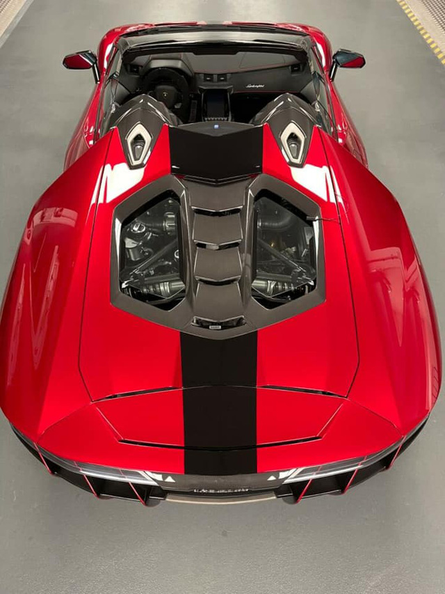 Showroom Việt chào hàng siêu phẩm Lamborghini Centenario Roadster: Cả thể giới có 20 chiếc, xe sẽ về sớm miễn là khách hàng đủ tiền - Ảnh 2.