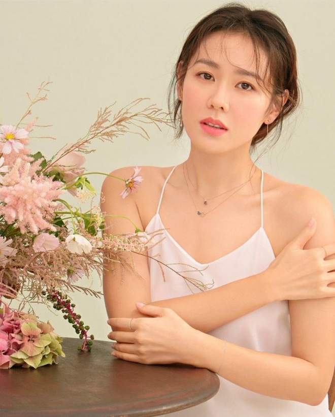 Đối lập phận đời Son Ye Jin và Ảnh hậu Kim Min Hee: Cùng tuổi mà người cưới tài tử đắt giá, kẻ hóa tiểu tam bị ghét nhất lịch sử - Ảnh 6.