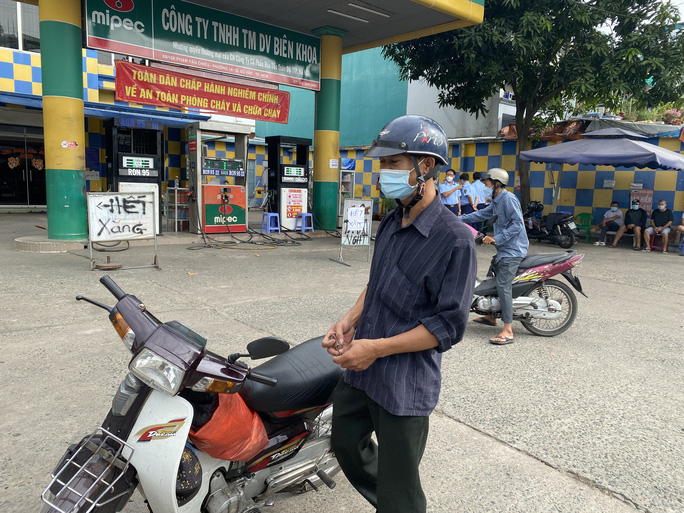 Quản lý thị trường nêu nguyên nhân hàng loạt cây xăng treo biển hết hàng - Ảnh 1. Quản lý thị trường nêu nguyên nhân hàng loạt cây xăng treo biển hết hàng - Ảnh 1.