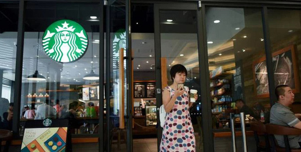 Bưu điện bán… cà phê: Thế lực khiến Starbucks Trung Quốc khiếp vía, chưa làm gì đã có số địa điểm nhiều gấp 10 lần, cứ mỗi phút bán được 1 cốc - Ảnh 3.