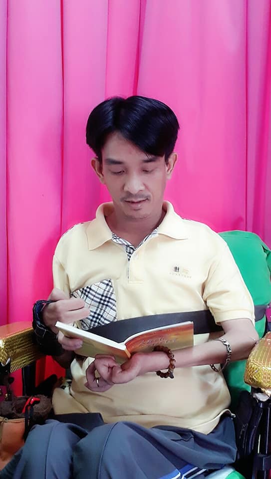 Cô gái lành lặn gật đầu làm vợ thầy giáo xe lăn: Tôi chỉ sợ cô ấy bị cười chê - Ảnh 1. Cô gái lành lặn gật đầu làm vợ thầy giáo xe lăn: Tôi chỉ sợ cô ấy bị cười chê - Ảnh 1.