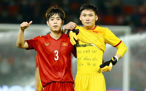 Trước giờ G trận U23 Việt - Thái Lan, chiếc áo đấu với thông điệp của thủ môn Xuân Hoàng gây sốt trở lại: Thấy thương thật! - Ảnh 2.