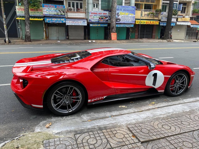 Minh Nhựa rủ Nguyễn Quốc Cường đi xem siêu phẩm Ford GT, CĐM nhất loạt đẩy thuyền: 2 anh mỗi người 1 con là hết bài! - Ảnh 6.