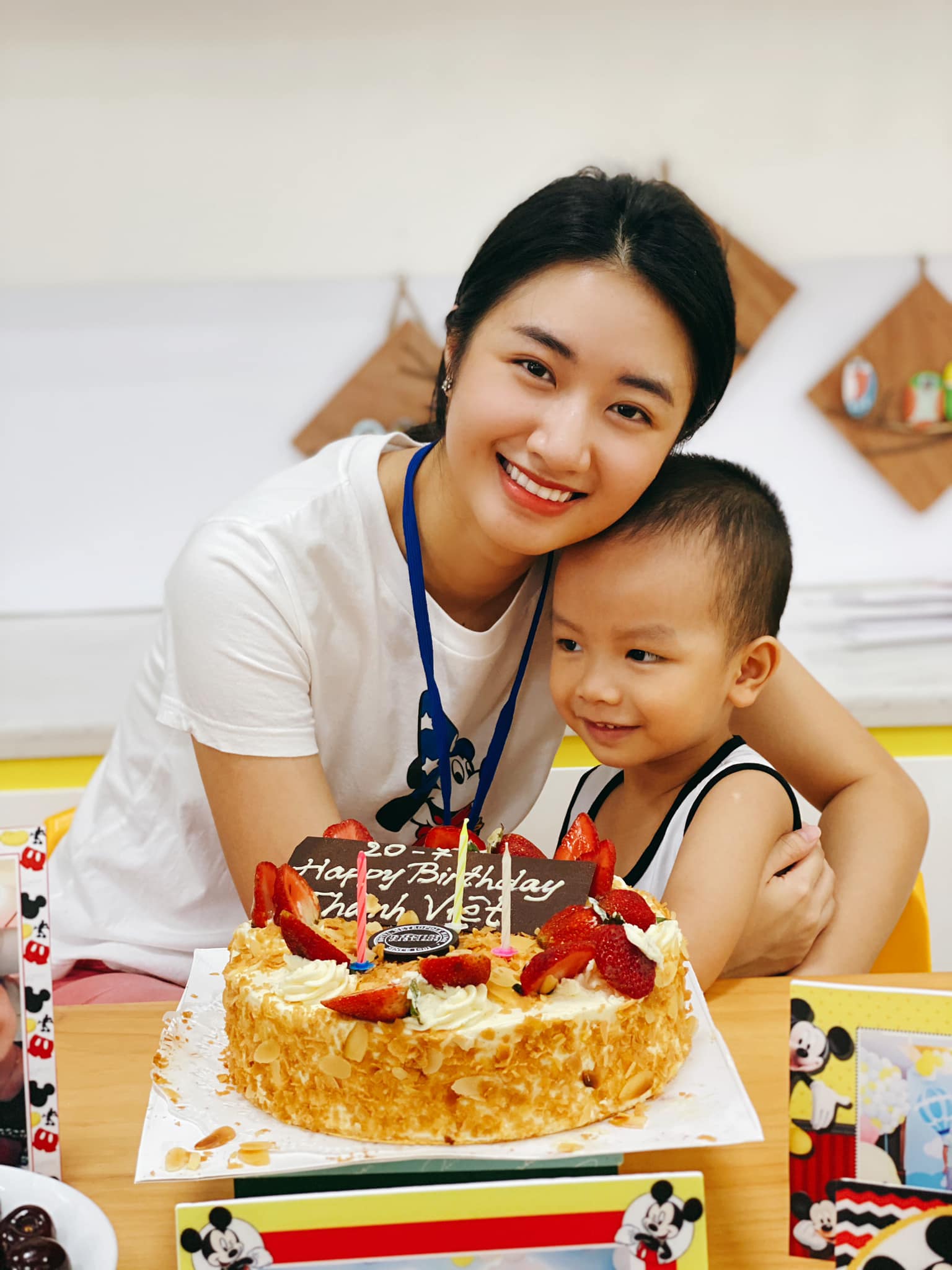 Hoa hậu đăng quang không lâu đã cưới lãnh đạo FLC hơn 19 tuổi giờ ra sao? - Ảnh 4. Hoa hậu đăng quang không lâu đã cưới lãnh đạo FLC hơn 19 tuổi giờ ra sao? - Ảnh 4.