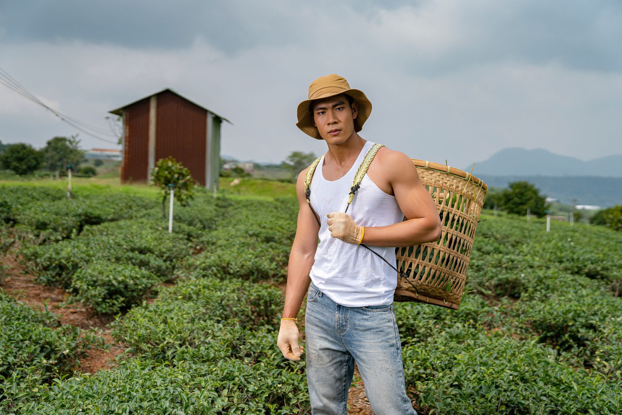 Vẻ ngoài cơ bắp, quyến rũ của đại diện Mister Global 2022  - Ảnh 1.