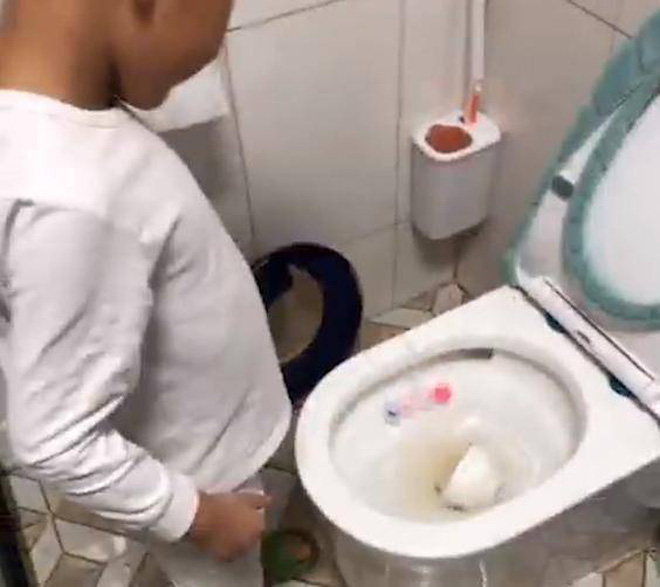 Con trai đột nhiên nhận rửa bát, nhưng cảnh tượng đáng sợ sau đó khiến cha mẹ muốn đập bỏ tất cả - Ảnh 4.