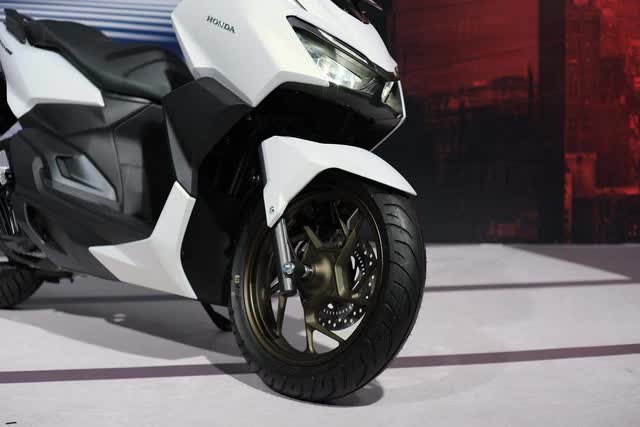 Ảnh thực tế Honda Vario 2022 vừa ra mắt: Làm khó Yamaha NVX, nhiều nâng cấp, sớm được đại lý tư nhân đưa về Việt Nam - Ảnh 11.