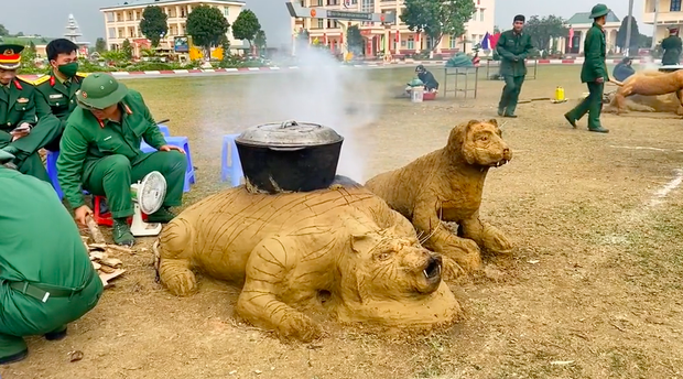  Những chiếc bánh chưng gây hiểu lầm nhất xuân 2022, hết Tết rồi mà nhiều người vẫn giật mình thon thót - Ảnh 8.