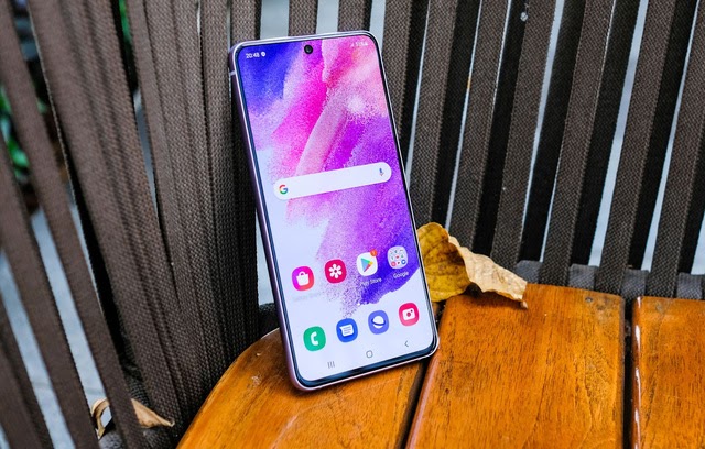  Sau Tết, hàng loạt smartphone chính hãng đua giảm giá mạnh để xả hàng  - Ảnh 1.