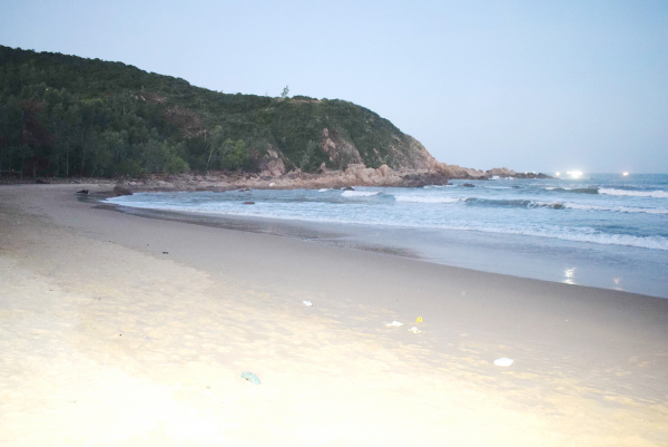 Tắm biển đầu năm, 2 du khách đuối nước tử vong ở Phú Yên - Ảnh 2.