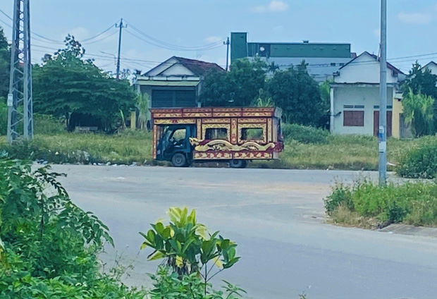 Gia đình có người chết vì COVID-19 ở Quảng Ngãi phải còng lưng gánh phí mai táng cắt cổ - Ảnh 1.